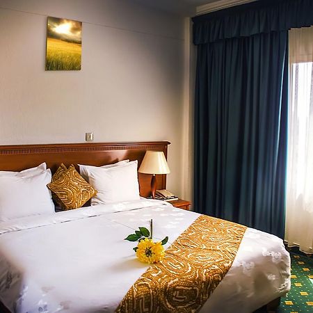 Hotel Splendid 와가두구 외부 사진
