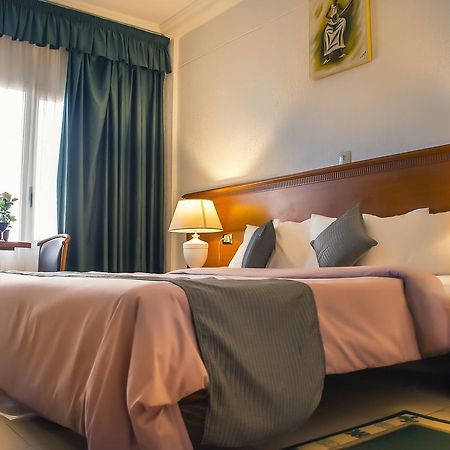 Hotel Splendid 와가두구 외부 사진