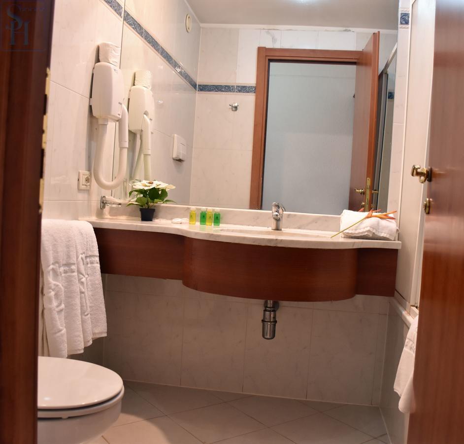 Hotel Splendid 와가두구 외부 사진