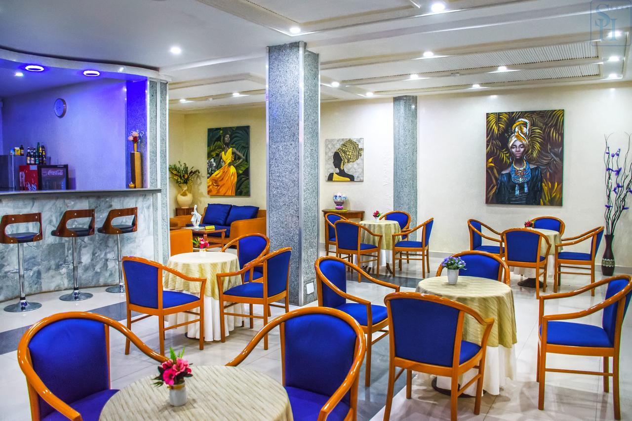 Hotel Splendid 와가두구 외부 사진